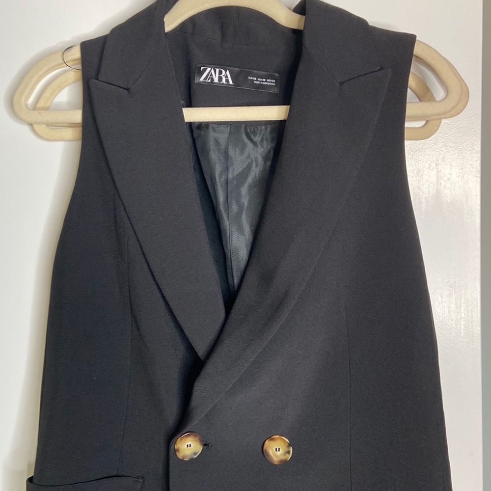 Zara sleeveless blazer